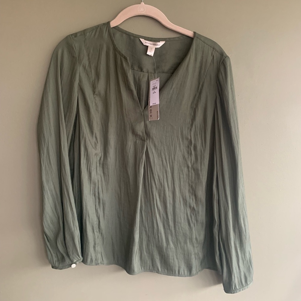 NWT Essential Popover